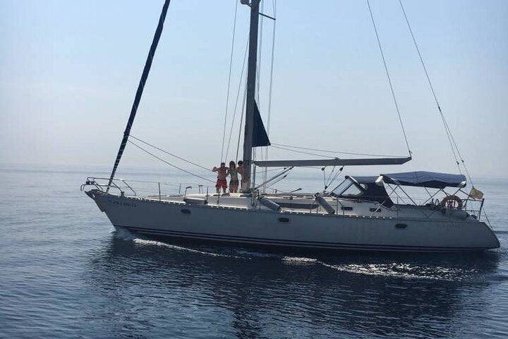 Luxury Sailing Yacht – Public or Private Hire (12 pax)